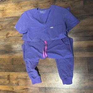 Purple figs scrub set in medium